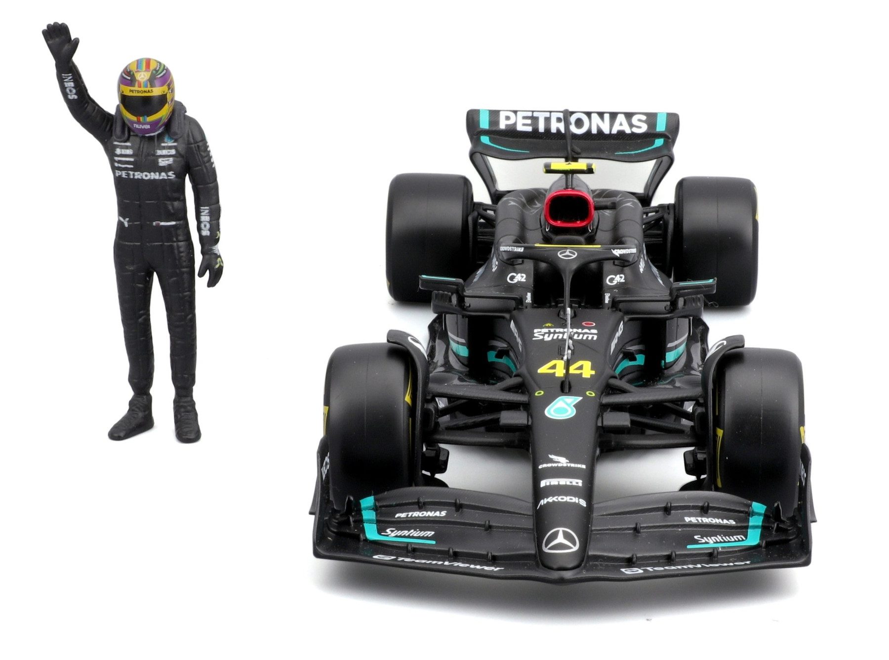 Bburago - Mercedes AMG F1 W14 with Driver Figure - #44 Lewis Hamilton (1:24 Scale Model) - Image 3