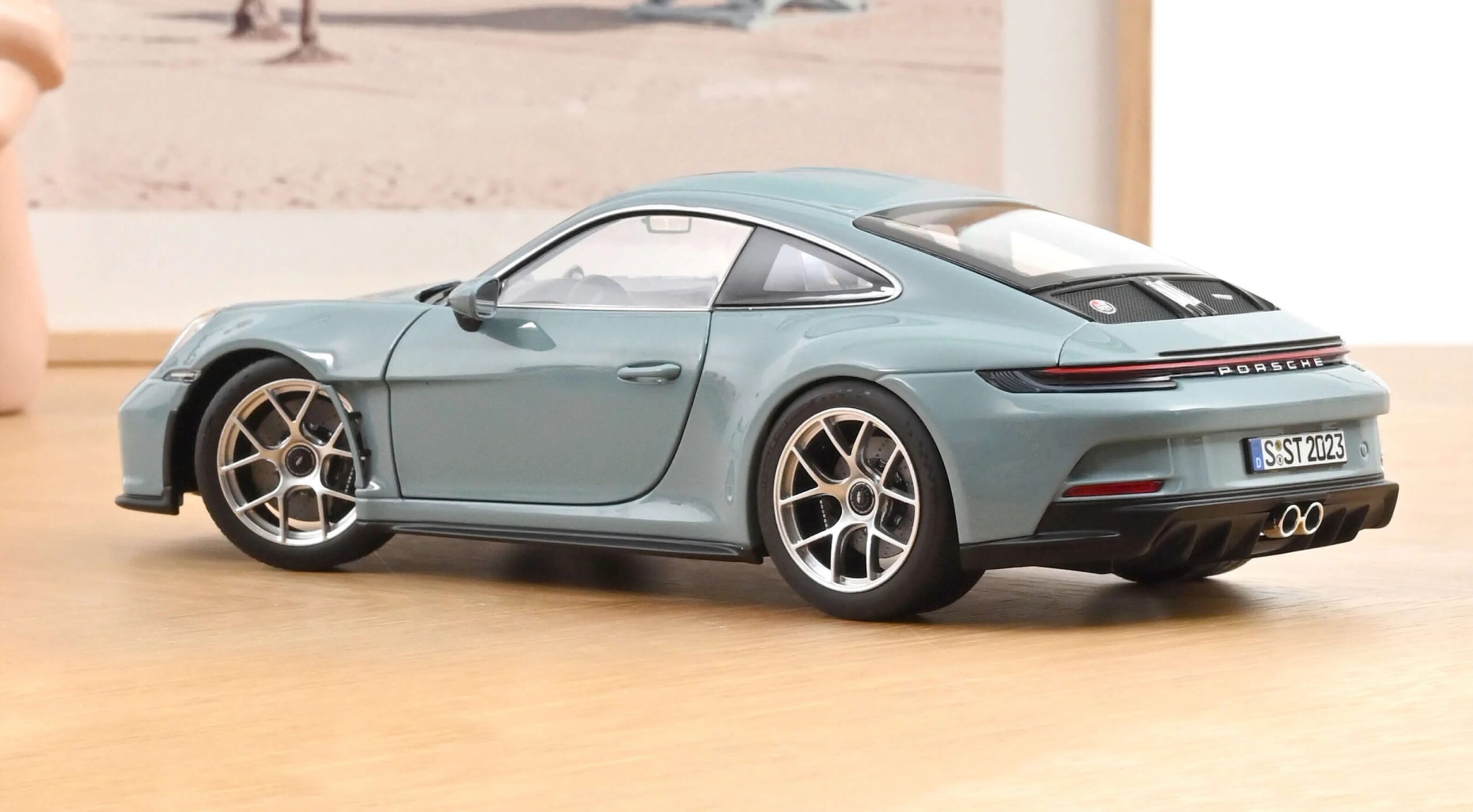 Norev - Porsche 911 S/T 2023 Bleu Meissen (1:18 Scale Model) - Image 3