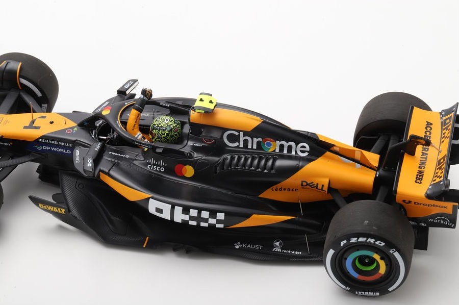 Spark - McLaren MCL38 #4 Mclaren F1 Team - Winner Abu Dhabi GP 2024 Lando Norris (1/18 Scale Model) - Image 8