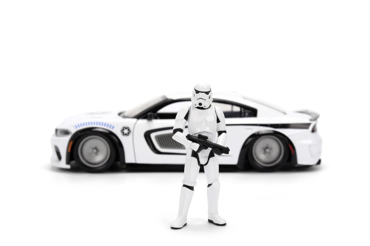 Jada Toys - Star Wars Storm Trooper Dodge Charger SRT Hellcat 2021 (1:24 Scale Model) with Die-Cast Figure - Image 8