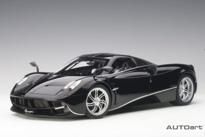 AutoArt - Pagani Huayra Gloss Black (1:12 Scale Model Car)