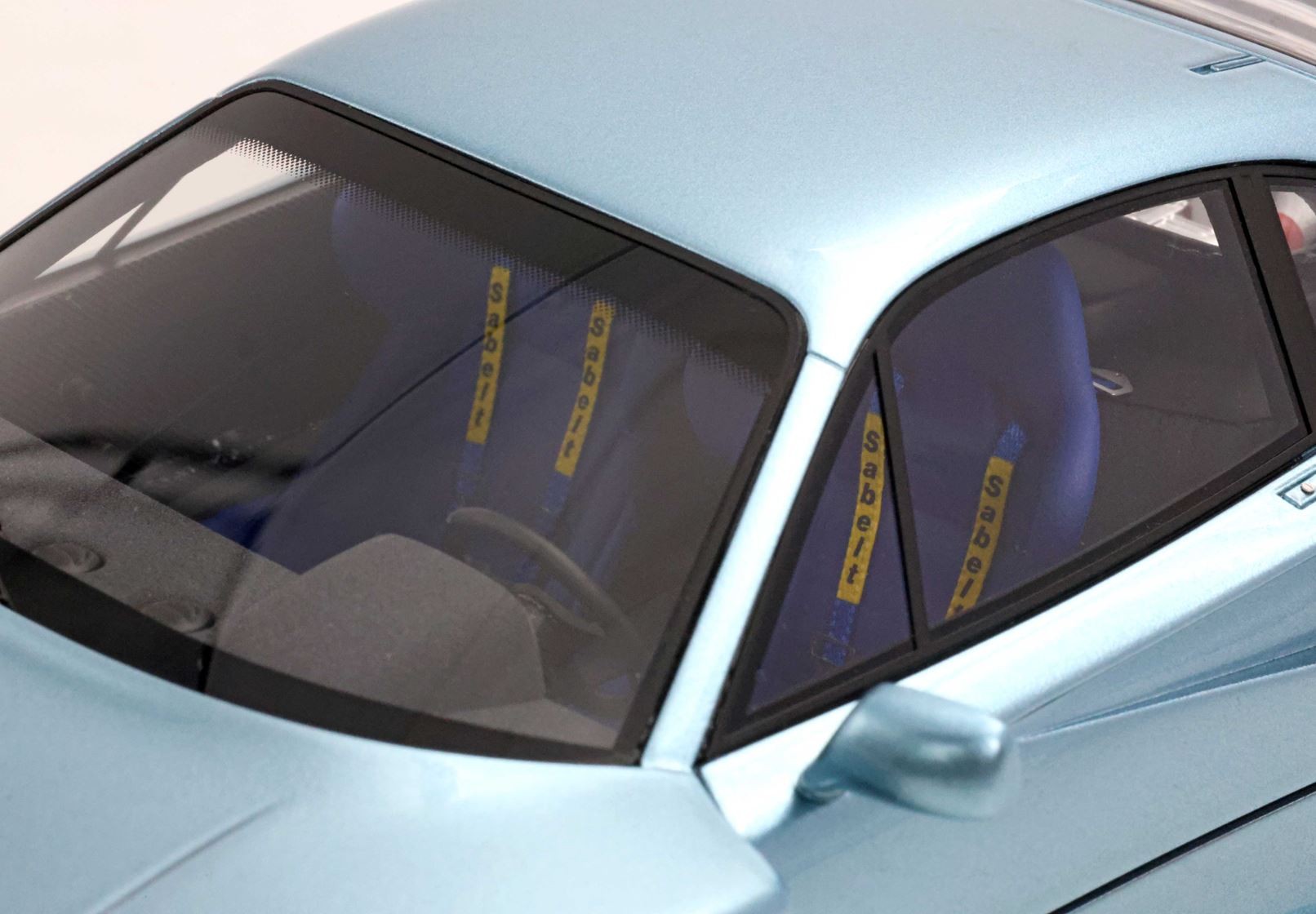 BBR Models - Ferrari F40 1987 Hyperion Blue (1:18 Scale Model) - Image 7