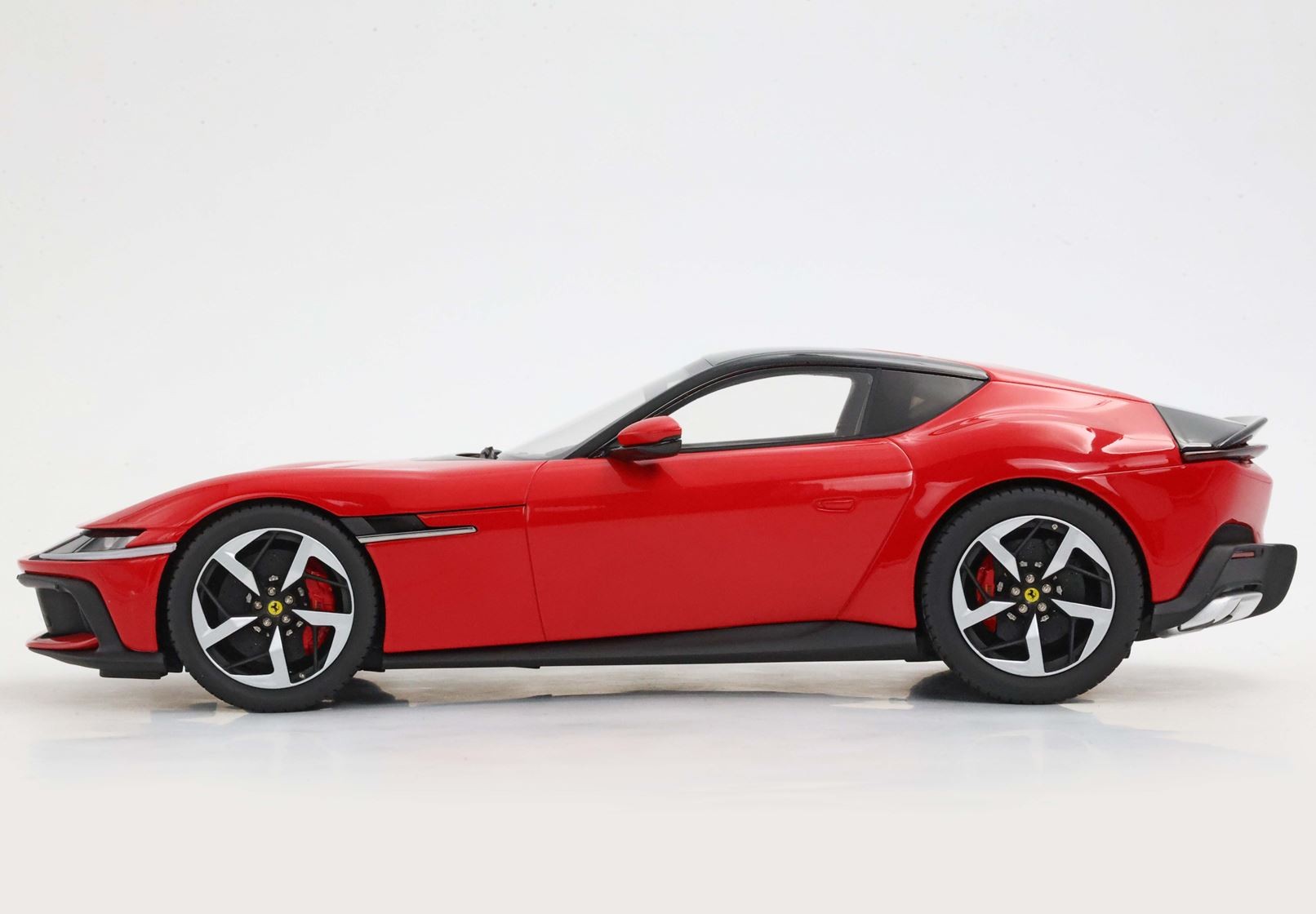 BBR Models - Ferrari 12Cilindri Coupe Rosso Corsa Silver Rims and Red Brakes (1:18 Scale Model) - Image 3